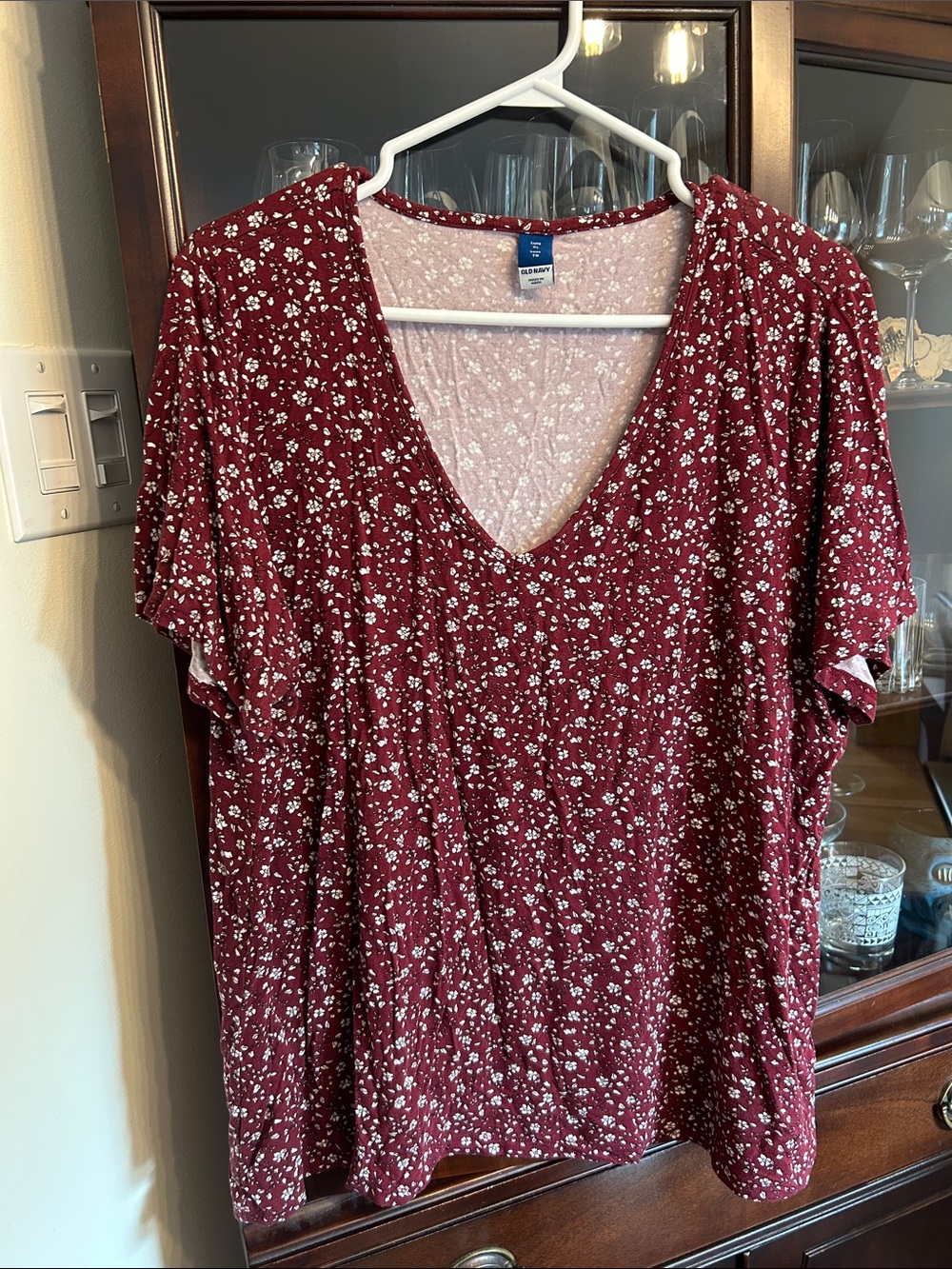 Old Navy Burgundy Floral V-Neck Short Sleeve Top